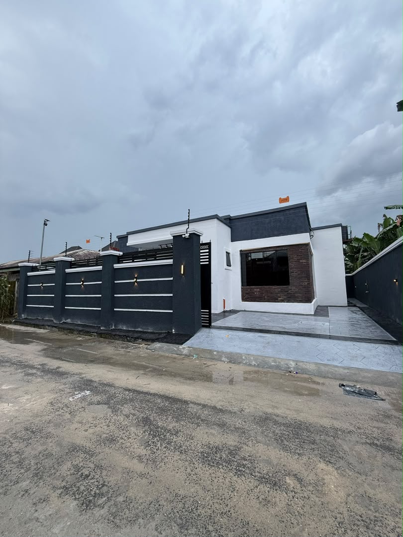 Contemporary 3Bedroom Bungalow