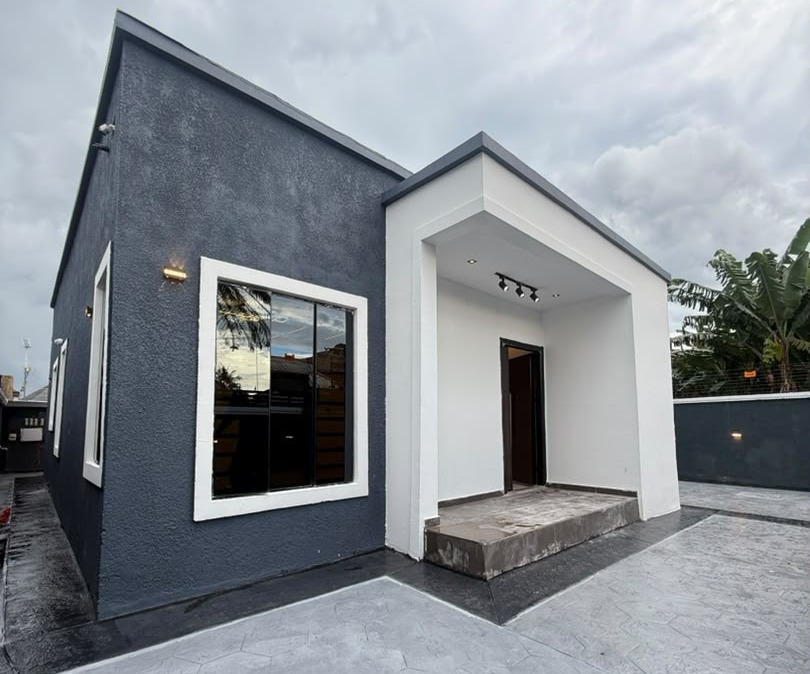 Contemporary 3 Bedroom Bungalow